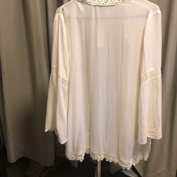 Francesca’s Cream Crochet Kimono - Picture 2 of 3